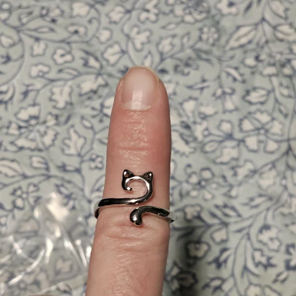 Silver Rings Collection - Picture 3 of 9